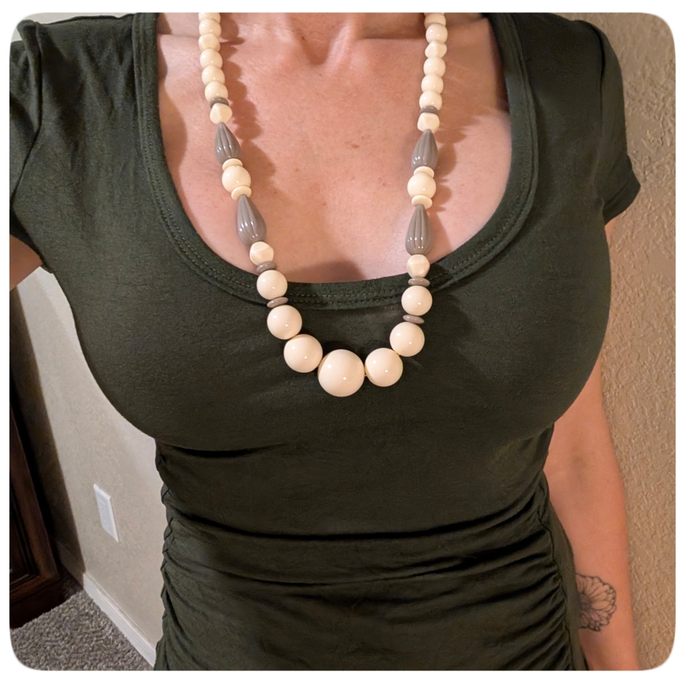 Elegant Cream and Gray Beaded Necklace